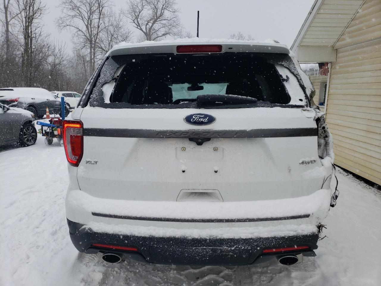 2019 Ford Explorer - Image 6