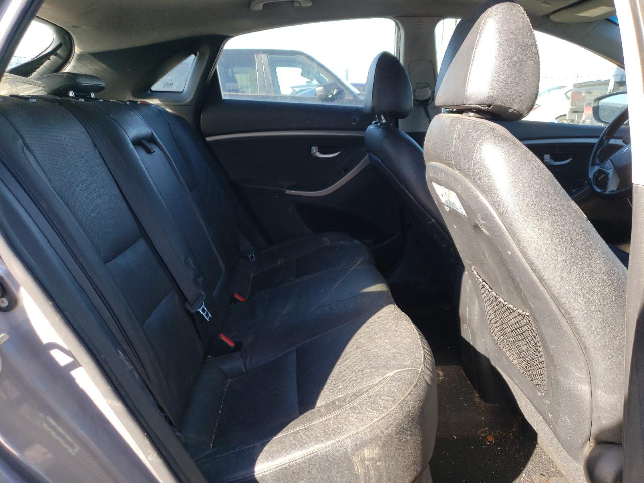 2013 Hyundai Elantra - Image 10