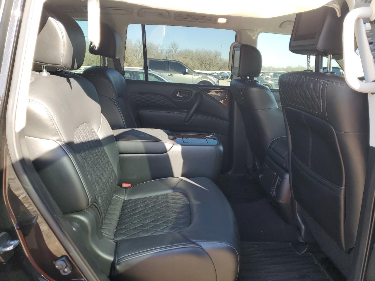 2018 Infiniti QX80 - Image 11