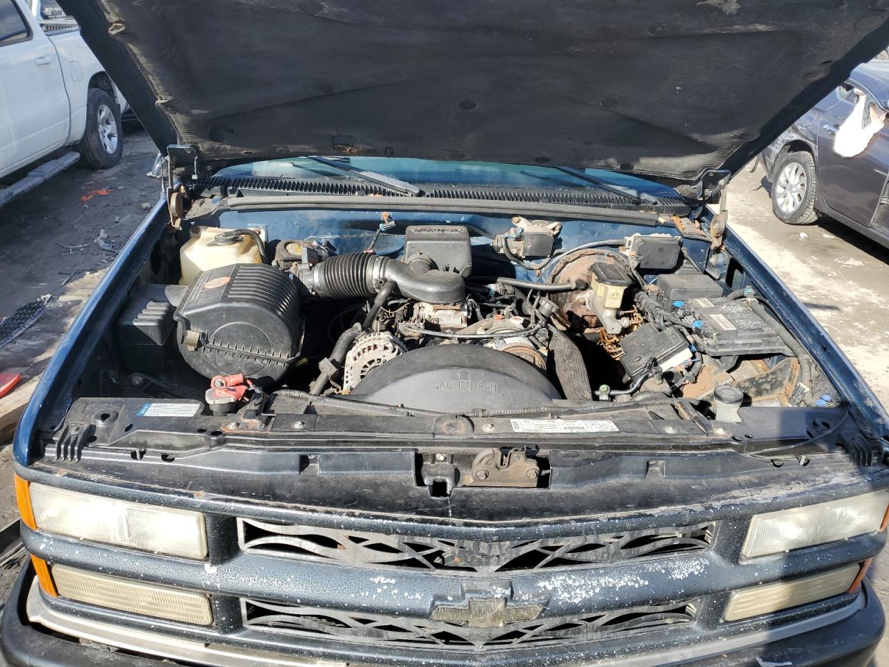1998 Chevrolet GMT-400 - Image 11