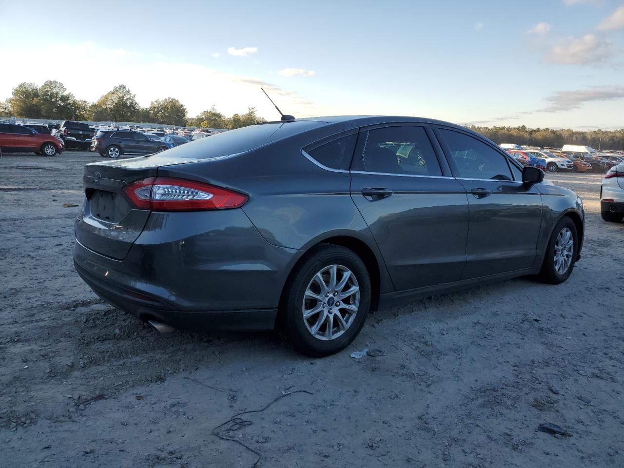 VIN 3FA6P0G72GR323989 2016 FORD FUSION no.3