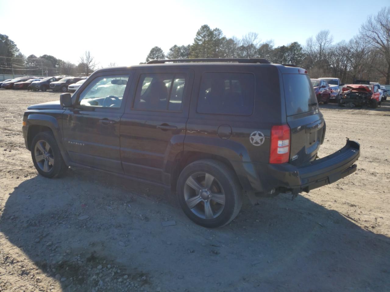 2015 Jeep Liberty (Patriot) - Image 2