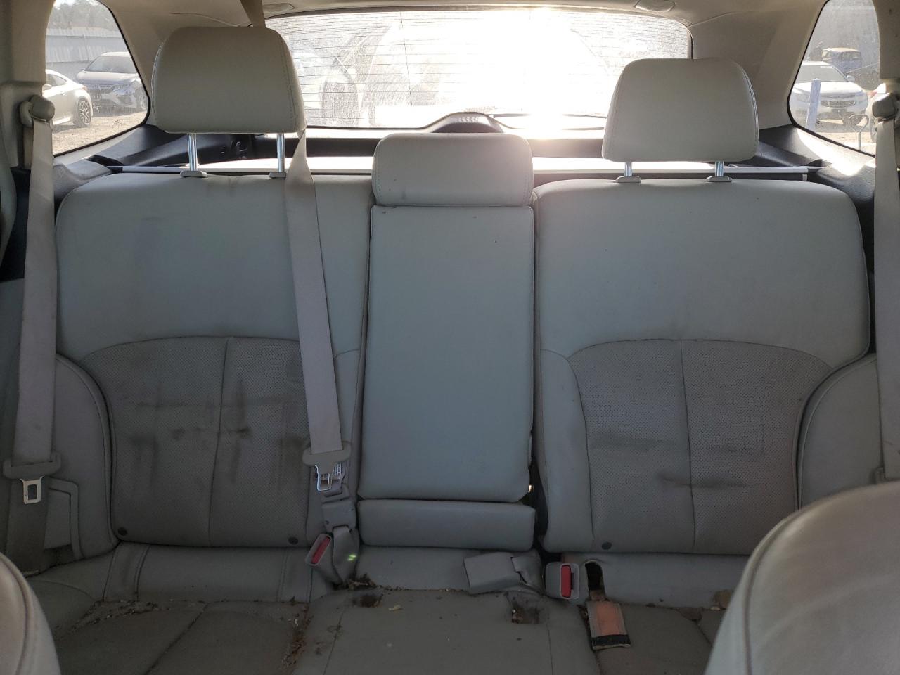 2011 Subaru Outback - Image 10
