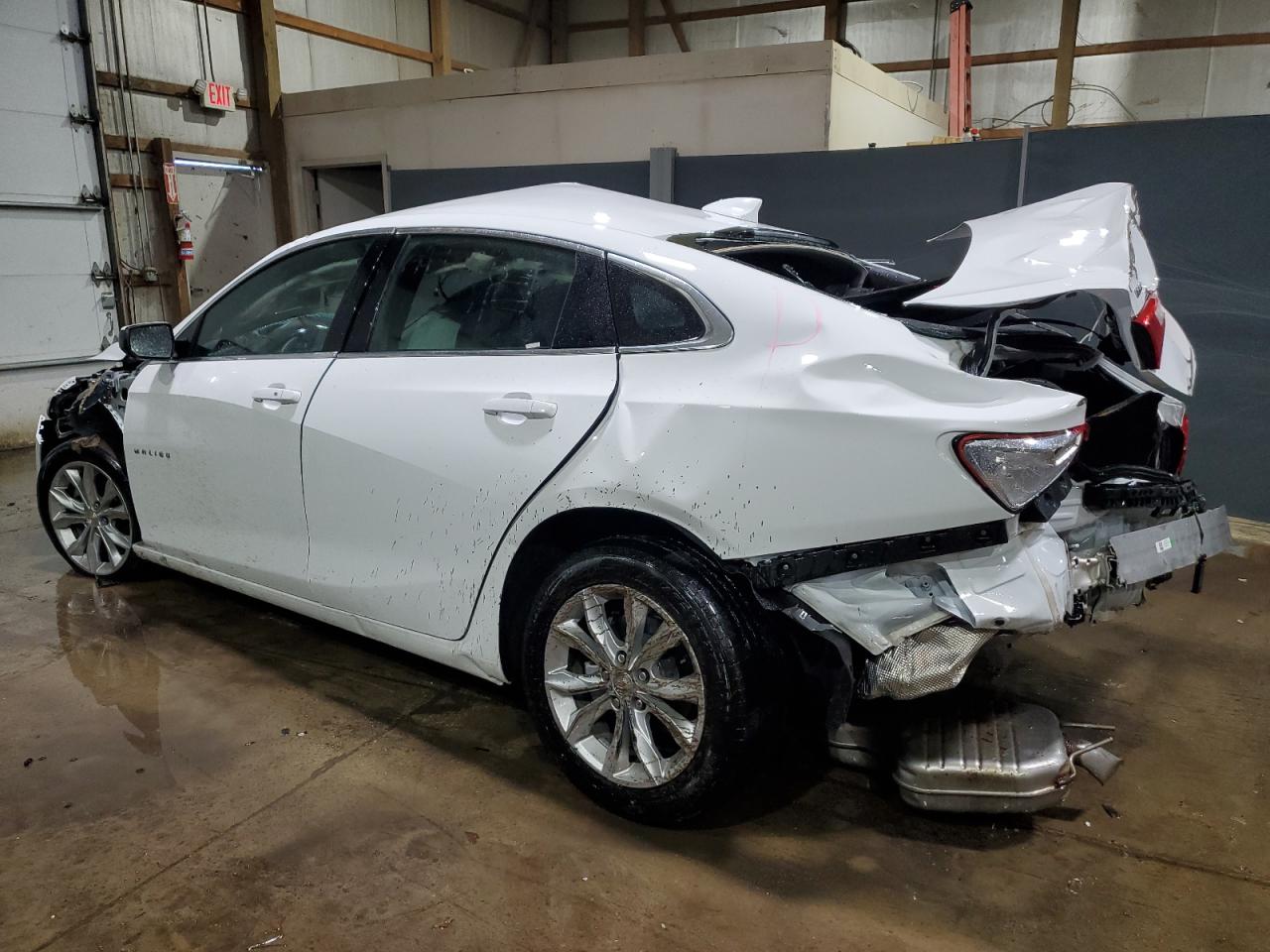 2023 Chevrolet Malibu - Image 2
