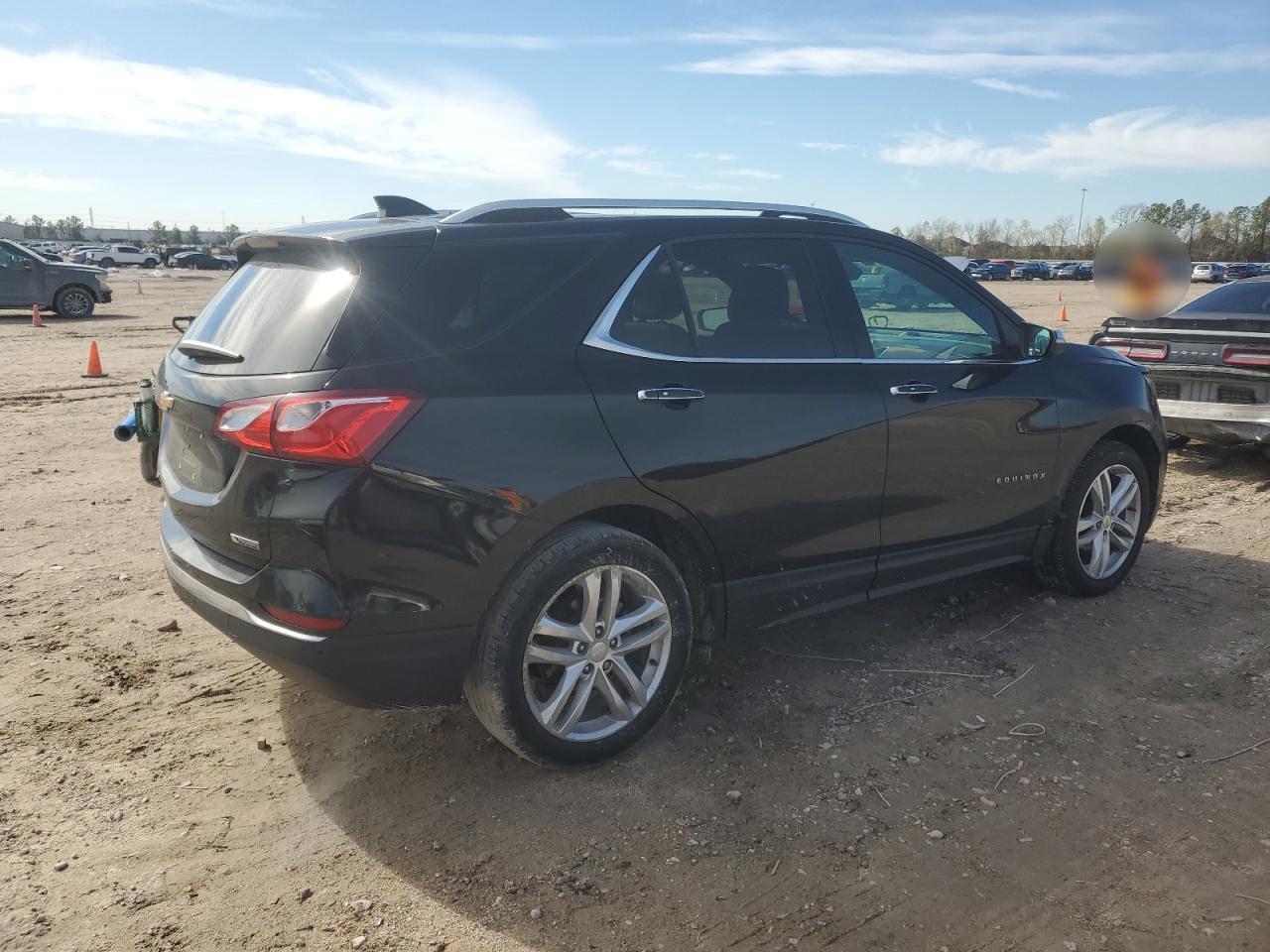 2018 Chevrolet Equinox - Image 3