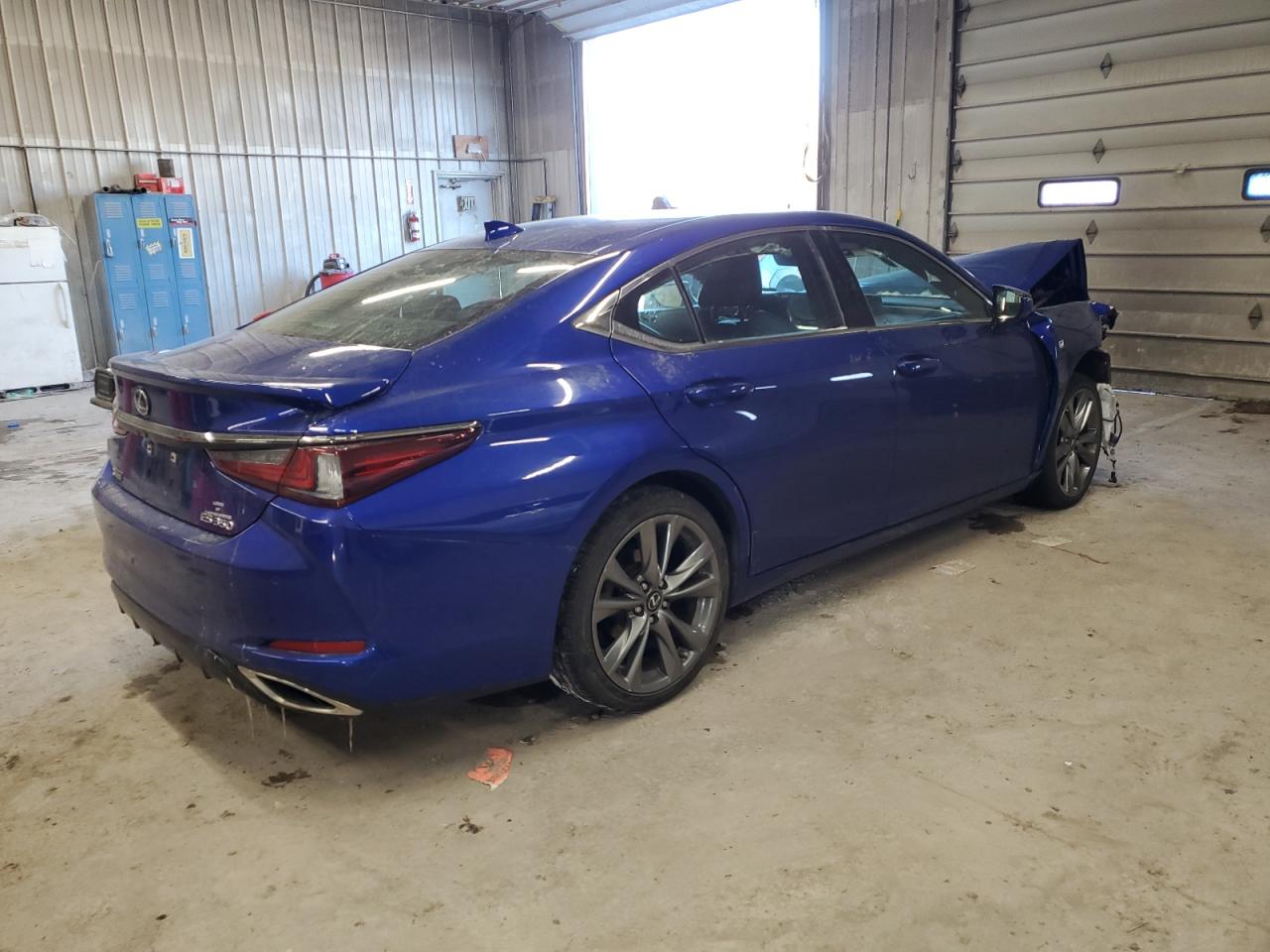 2019 Lexus ES - Image 3