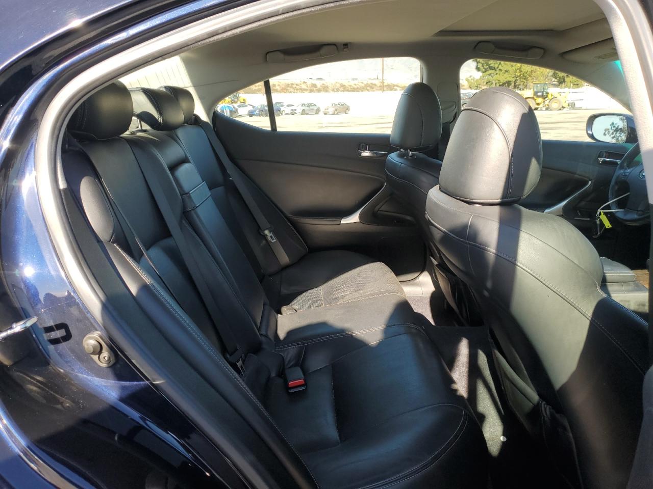 2010 Lexus IS - Image 10