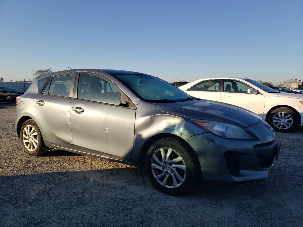 2012 Mazda 3 - Image 4