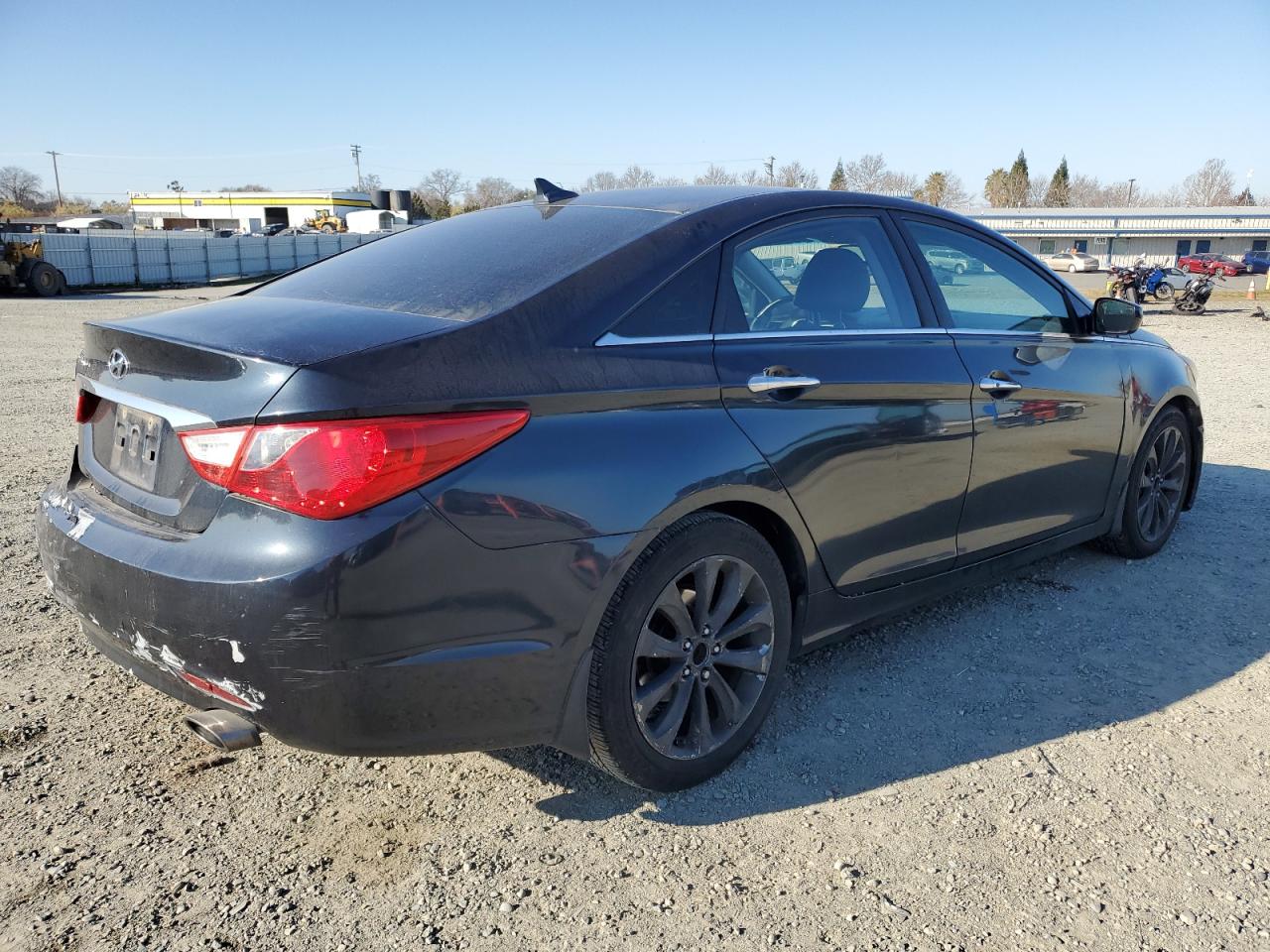 2011 Hyundai Sonata - Image 3
