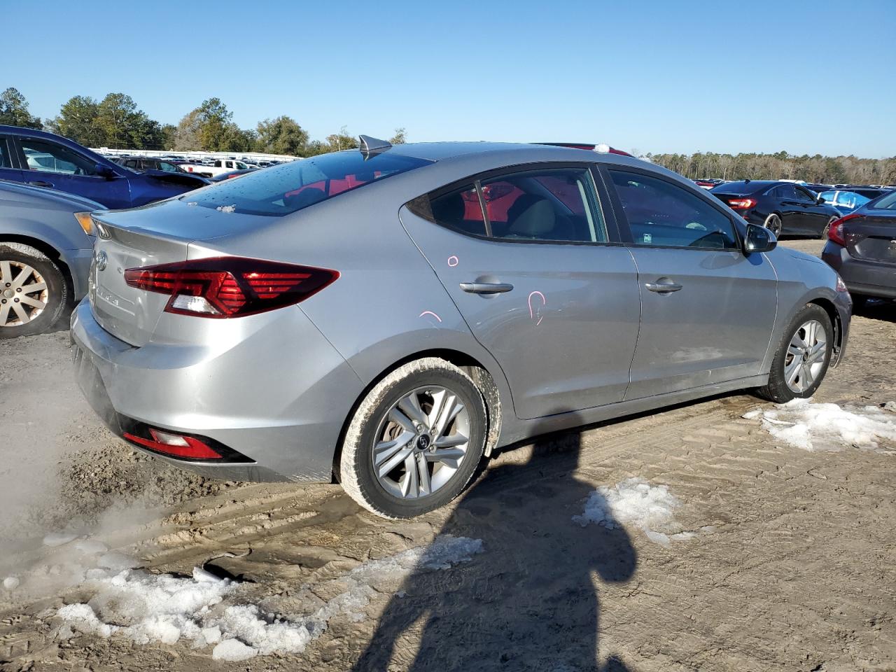 2020 Hyundai Elantra - Image 3