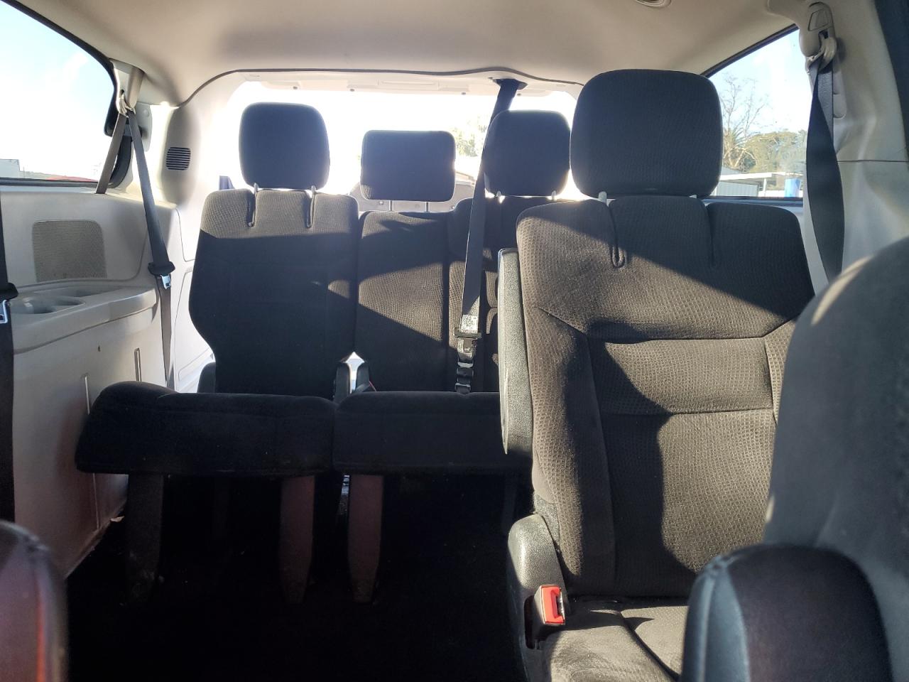 2014 Dodge Caravan - Image 10