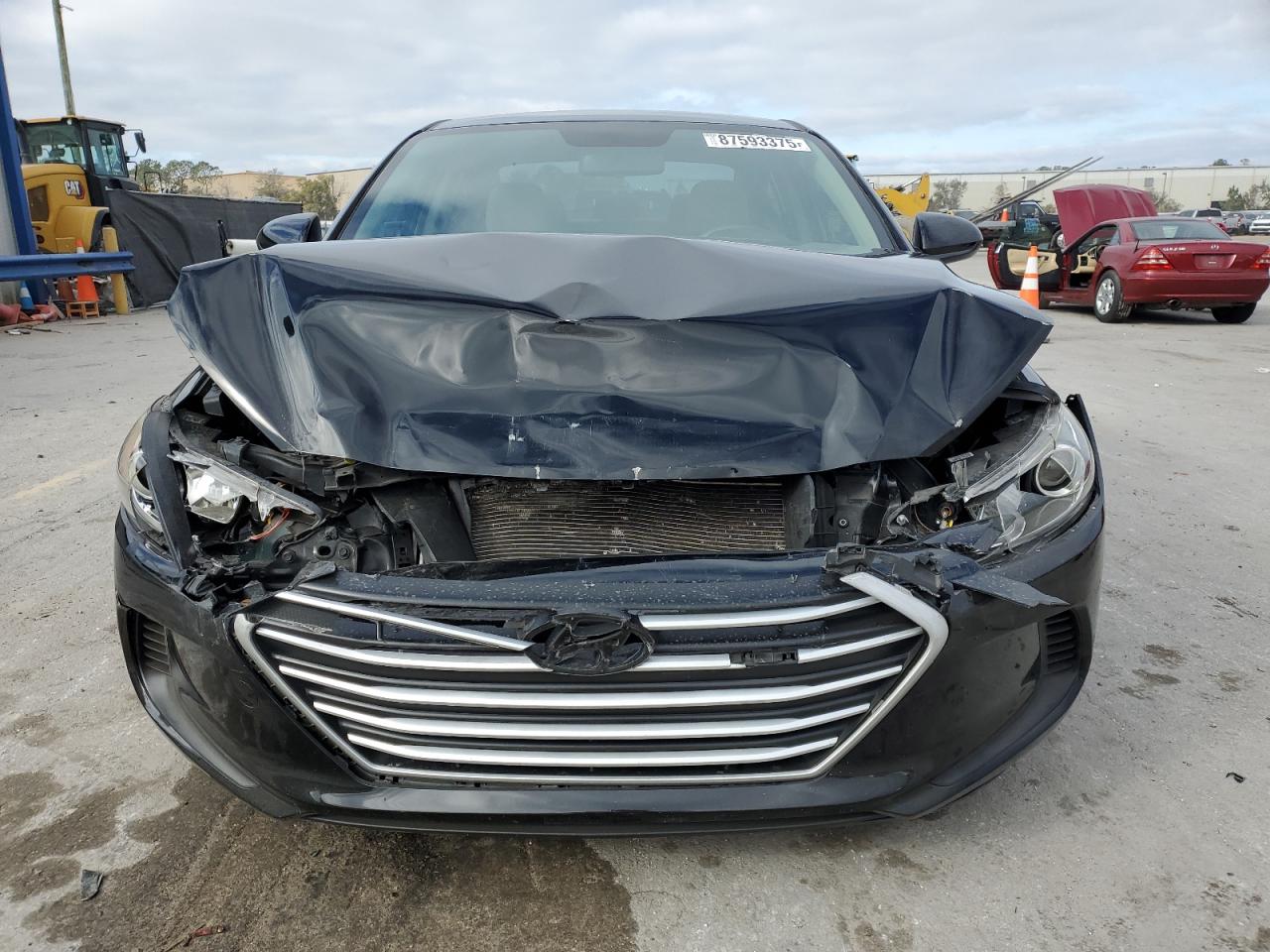 2017 Hyundai Elantra - Image 5