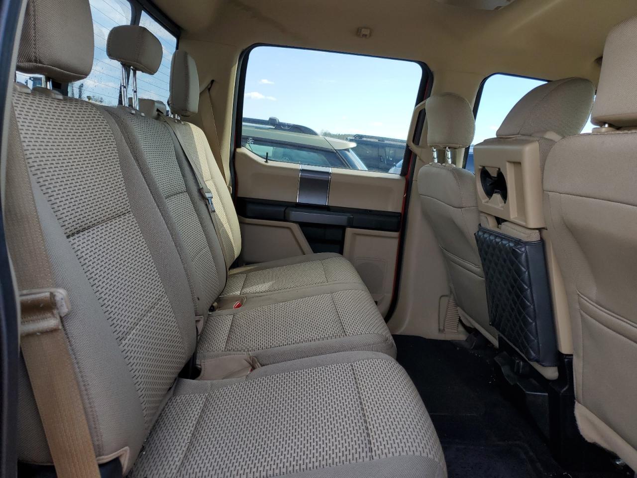 2015 Ford F-150 - Image 10