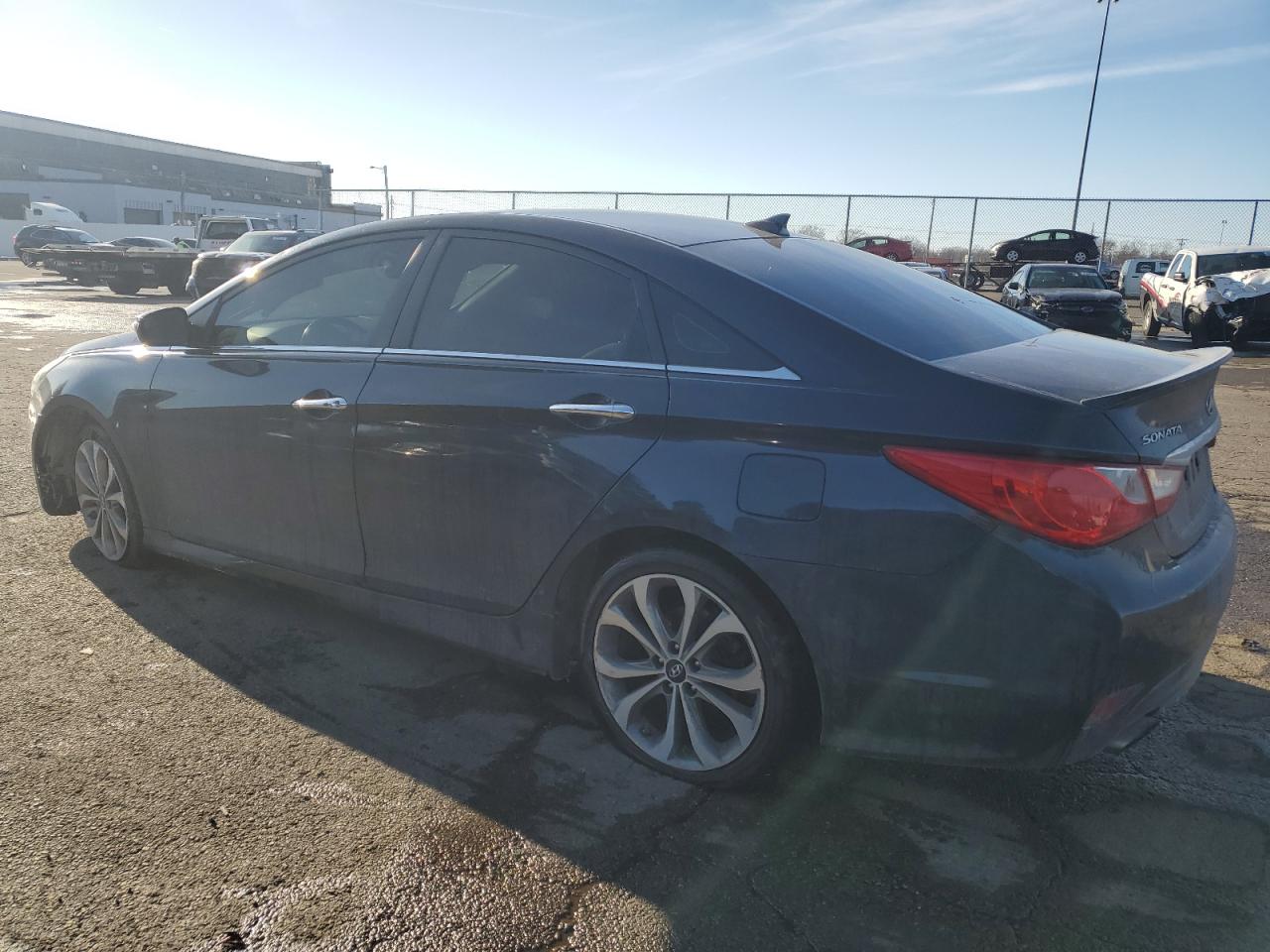 2014 Hyundai Sonata - Image 2