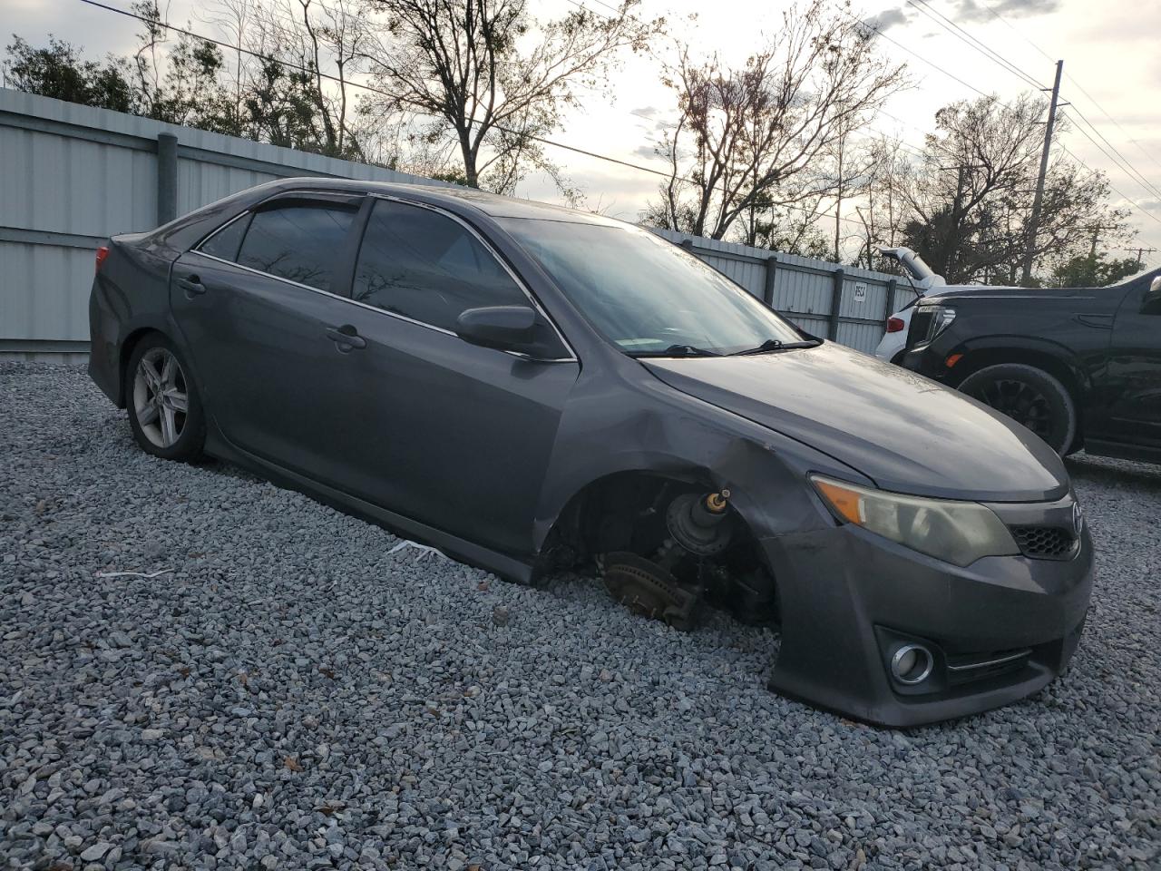 2014 Toyota Camry - Image 4