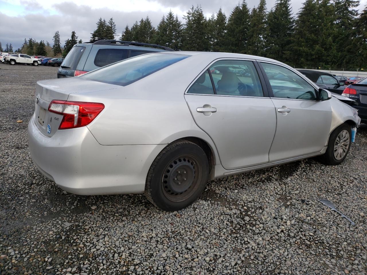 VIN 4T4BF1FK0ER383137 2014 TOYOTA CAMRY no.3