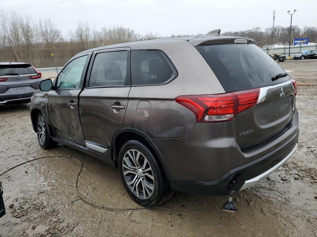 2017 Mitsubishi Outlander - Image 2