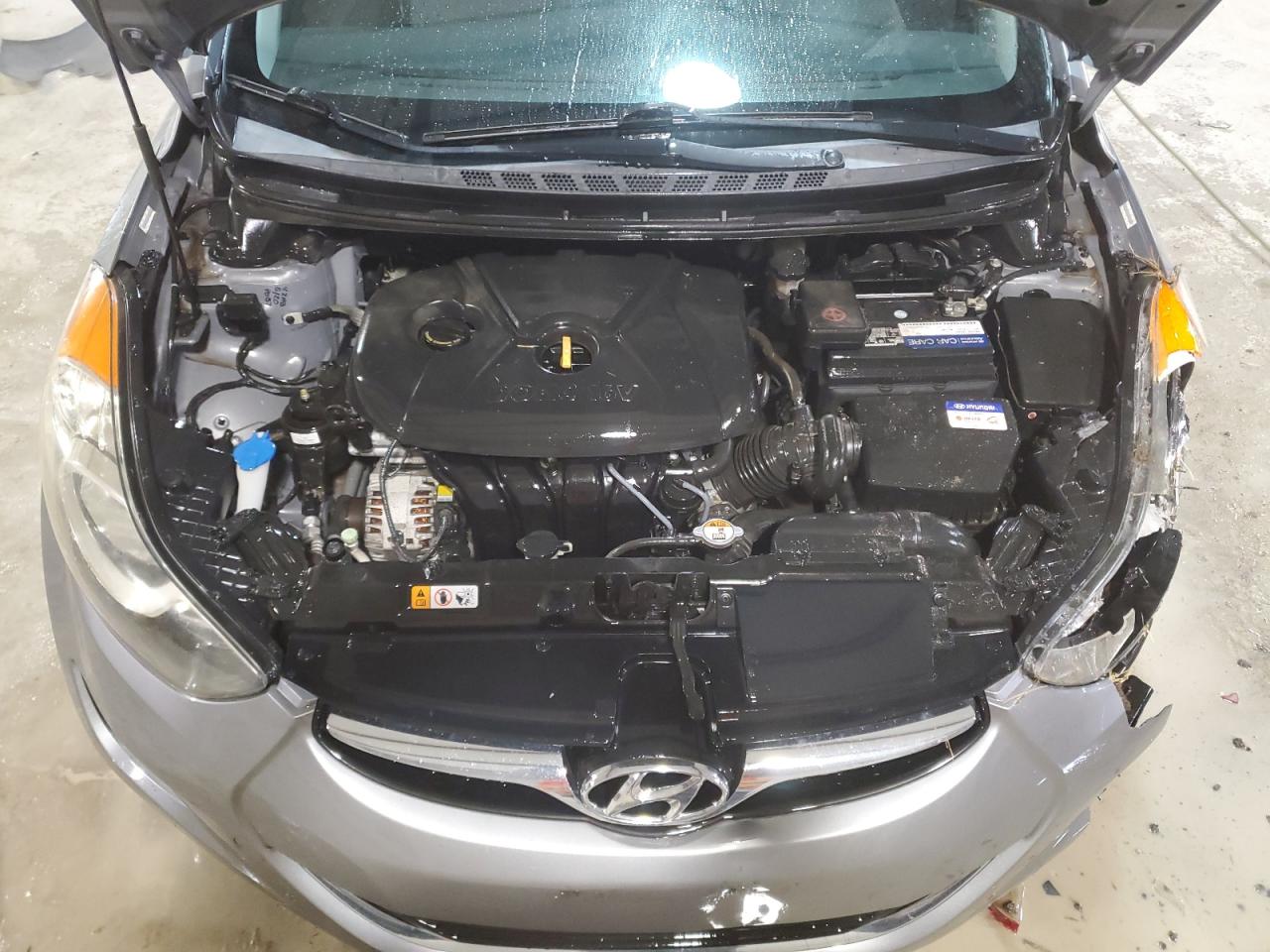2013 Hyundai Elantra - Image 11