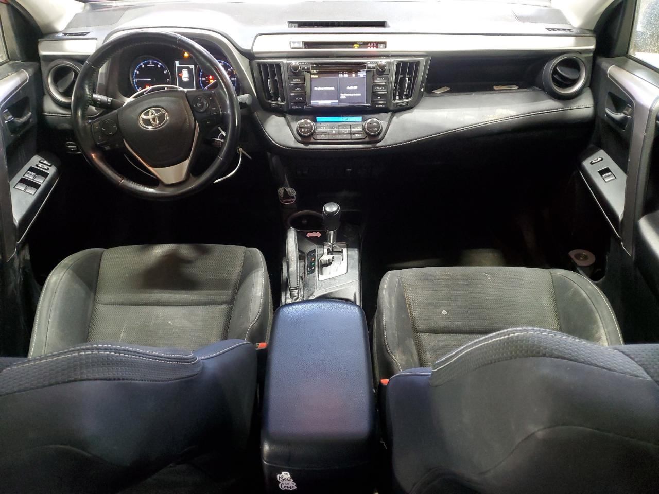 2017 Toyota RAV 4 - Image 8