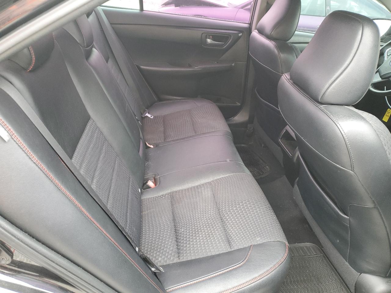 2015 Toyota Camry - Image 10
