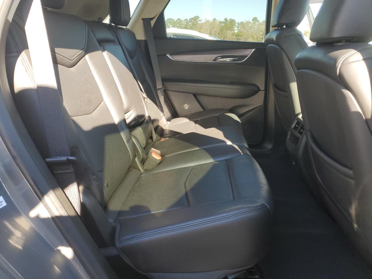 2017 Cadillac XT5 - Image 11