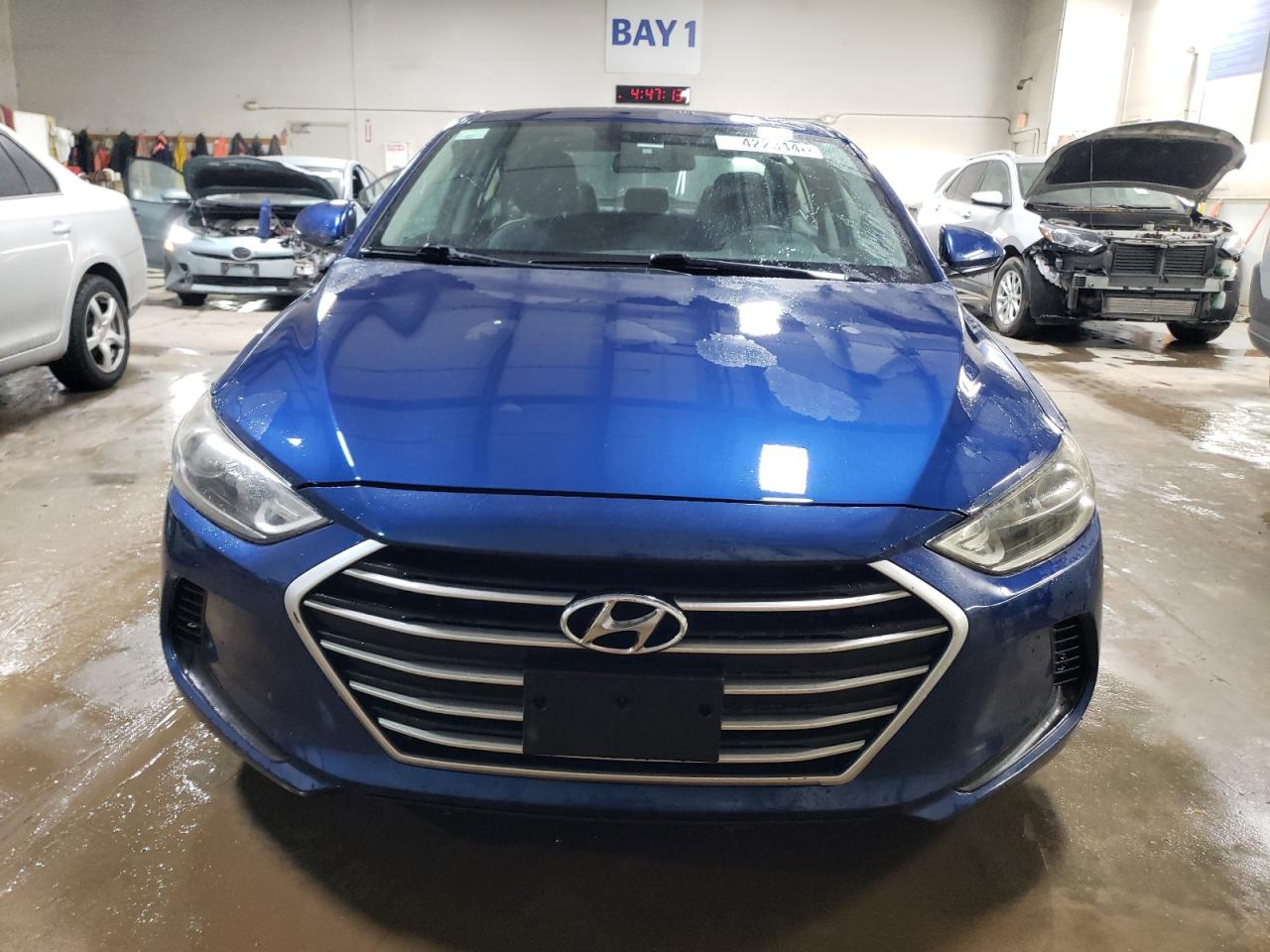 2017 Hyundai Elantra - Image 5