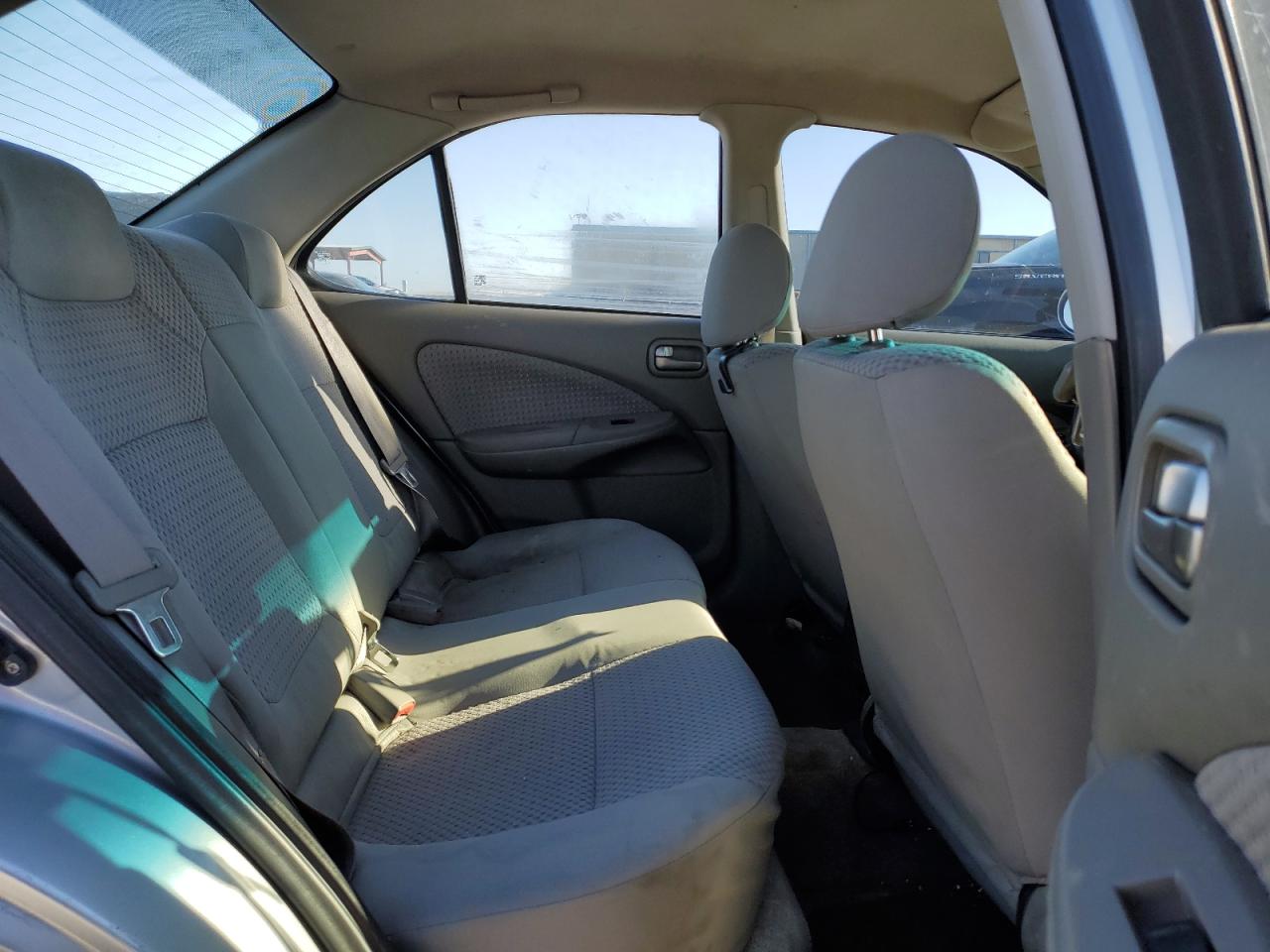 2004 Nissan Sentra - Image 10