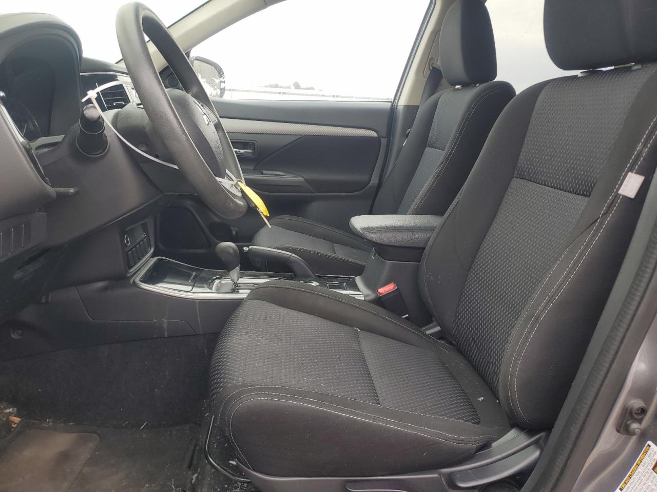 2018 Mitsubishi Outlander - Image 7