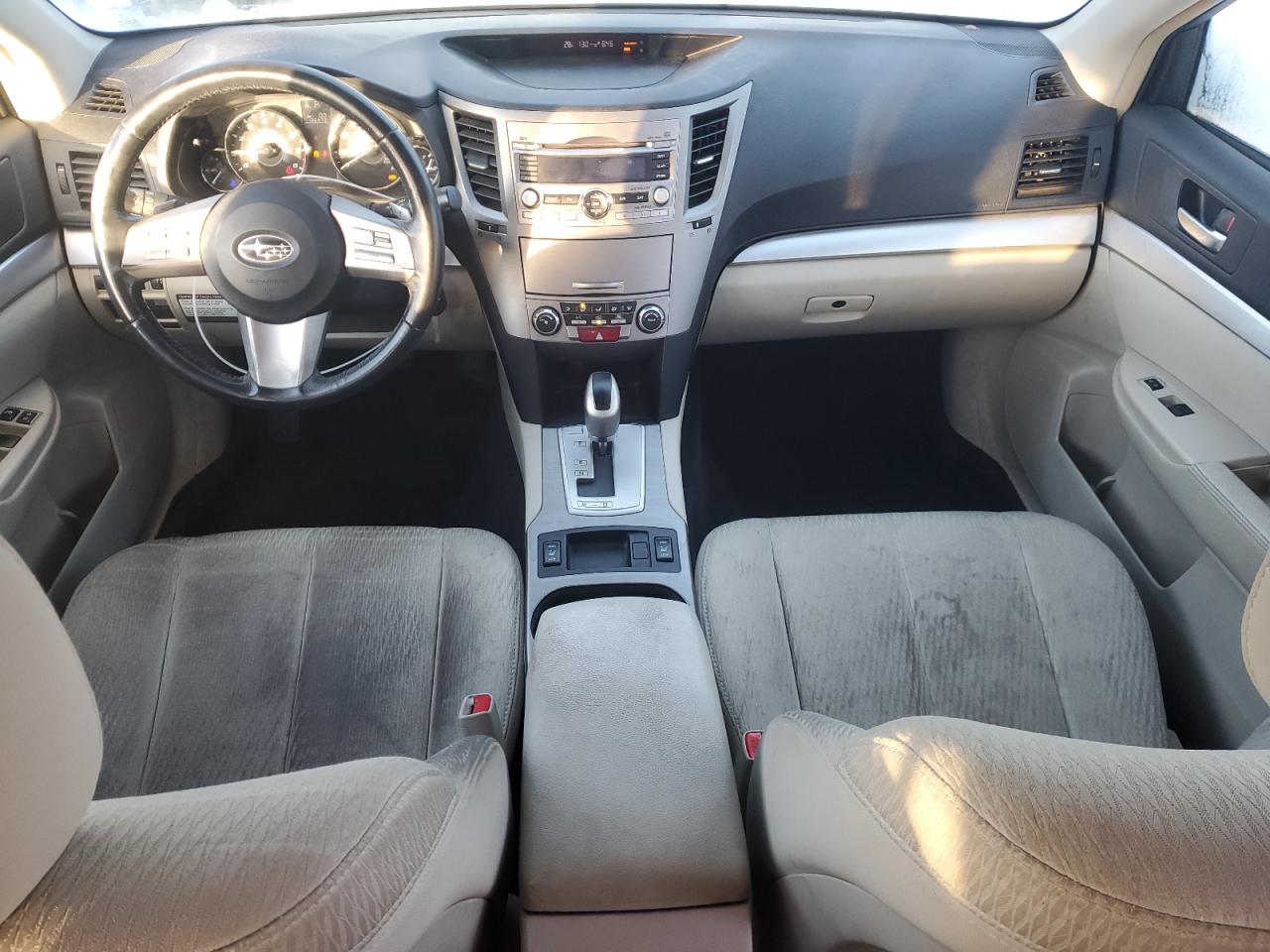 2010 Subaru Outback - Image 8