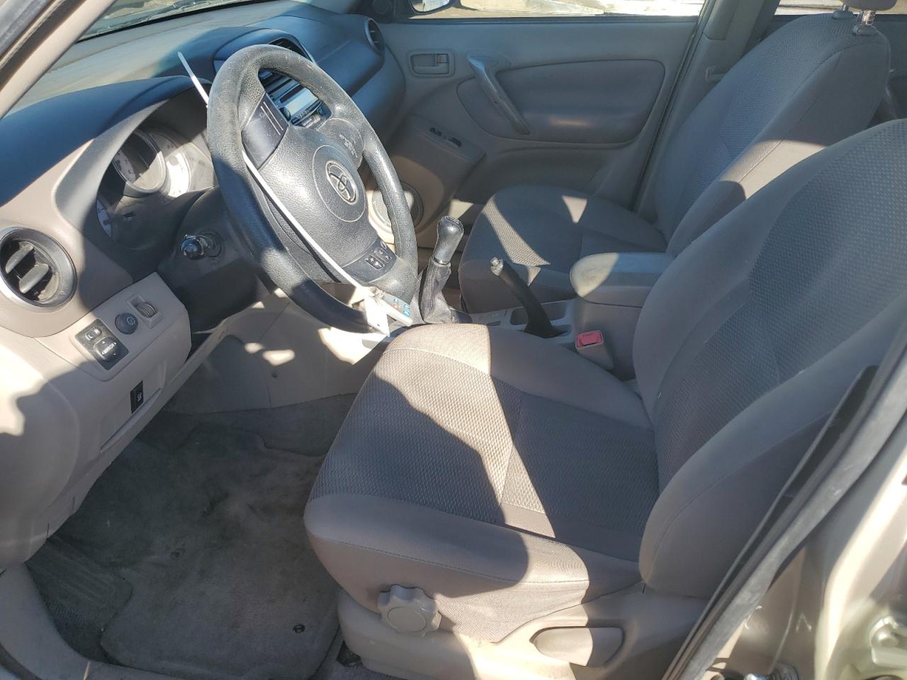 2004 Toyota RAV 4 - Image 7
