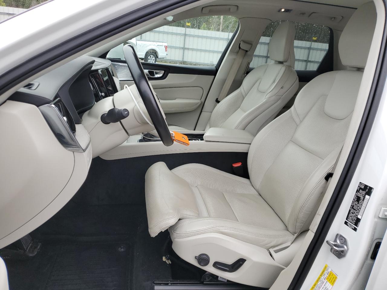 2021 Volvo XC60 - Image 7