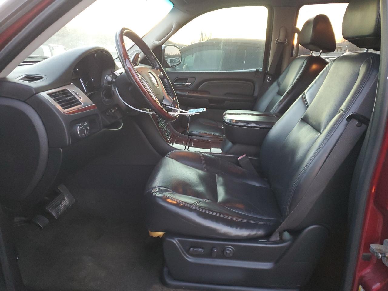2008 Cadillac Escalade - Image 7
