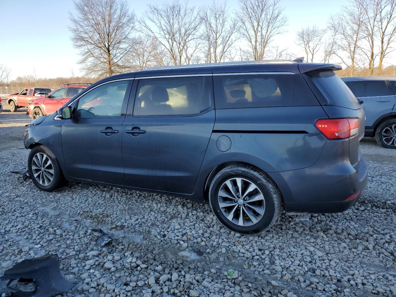 2016 Kia Sedona - Image 2