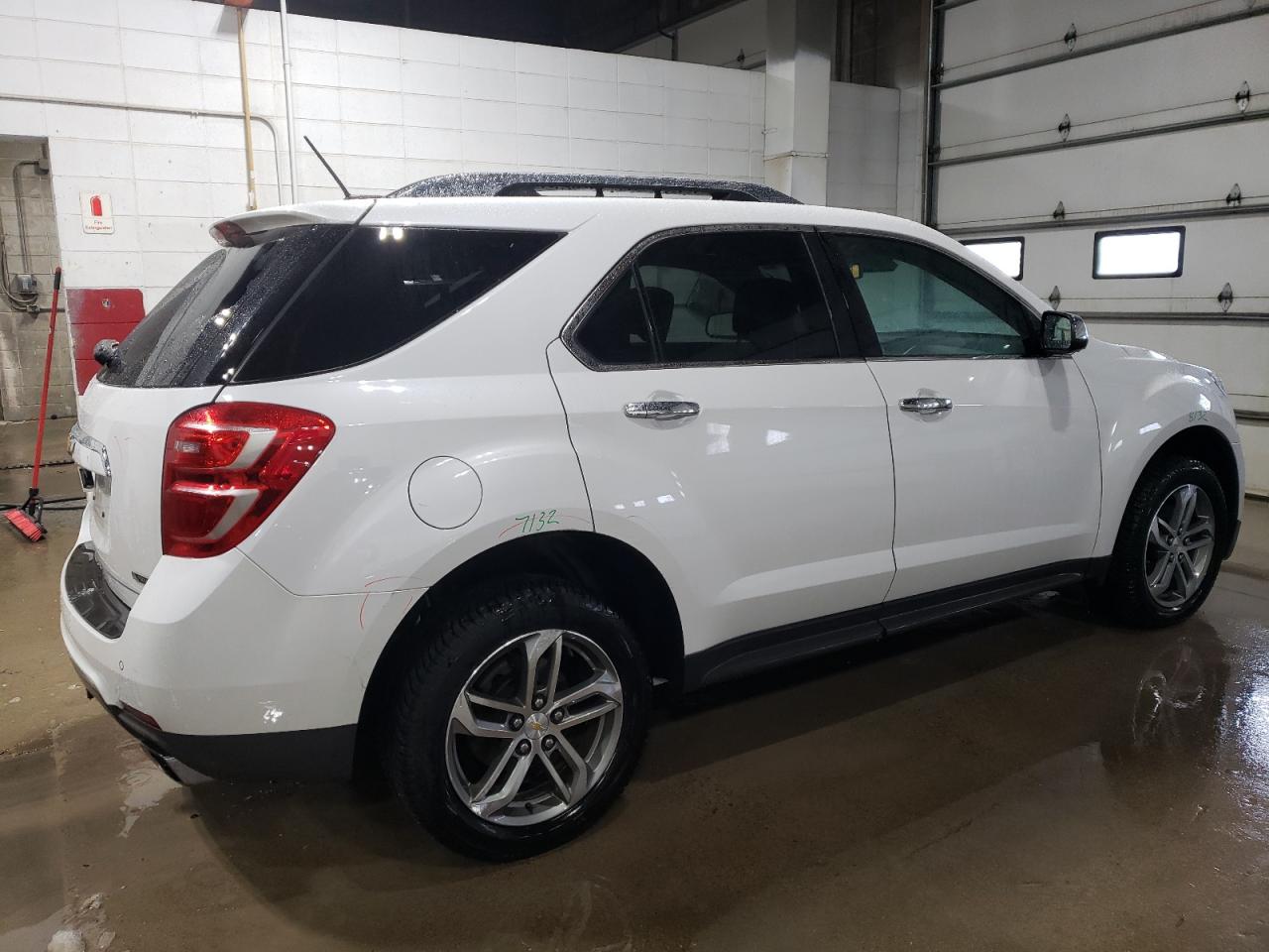2017 Chevrolet Equinox - Image 3