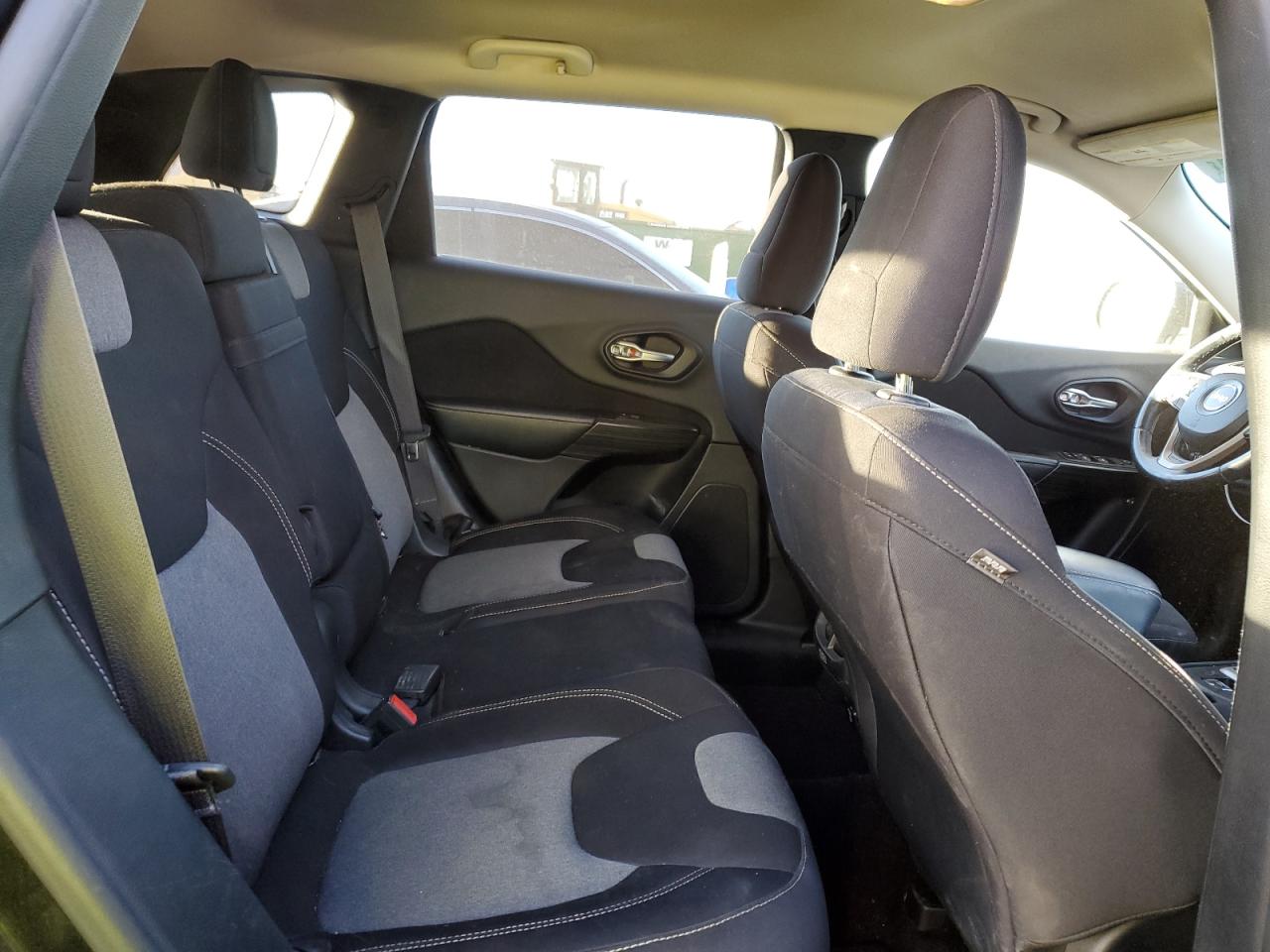 2014 Jeep Grand Cherokee - Image 11