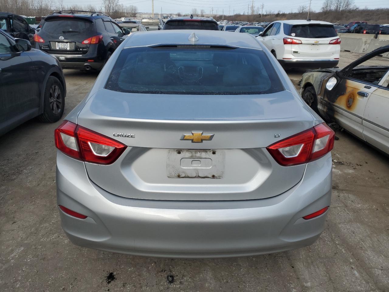 2018 Chevrolet Cruze - Image 6