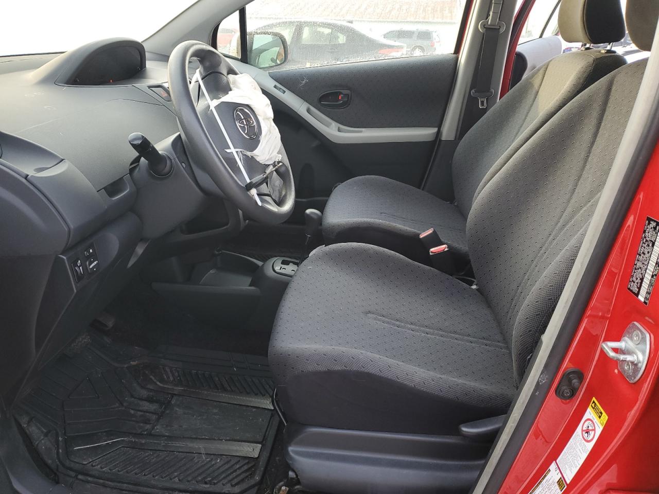 2010 Toyota Yaris - Image 7