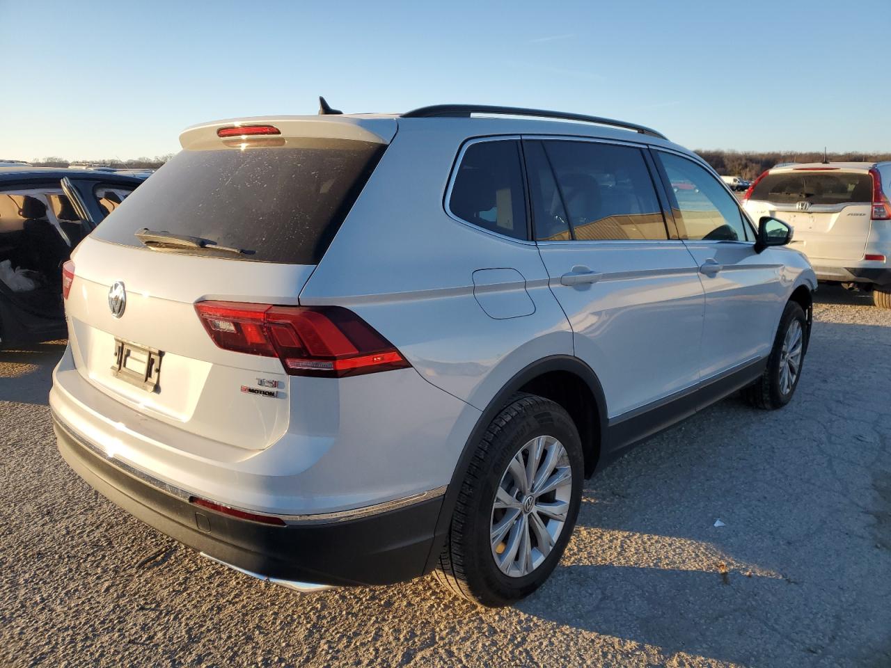 2018 Volkswagen Tiguan - Image 3