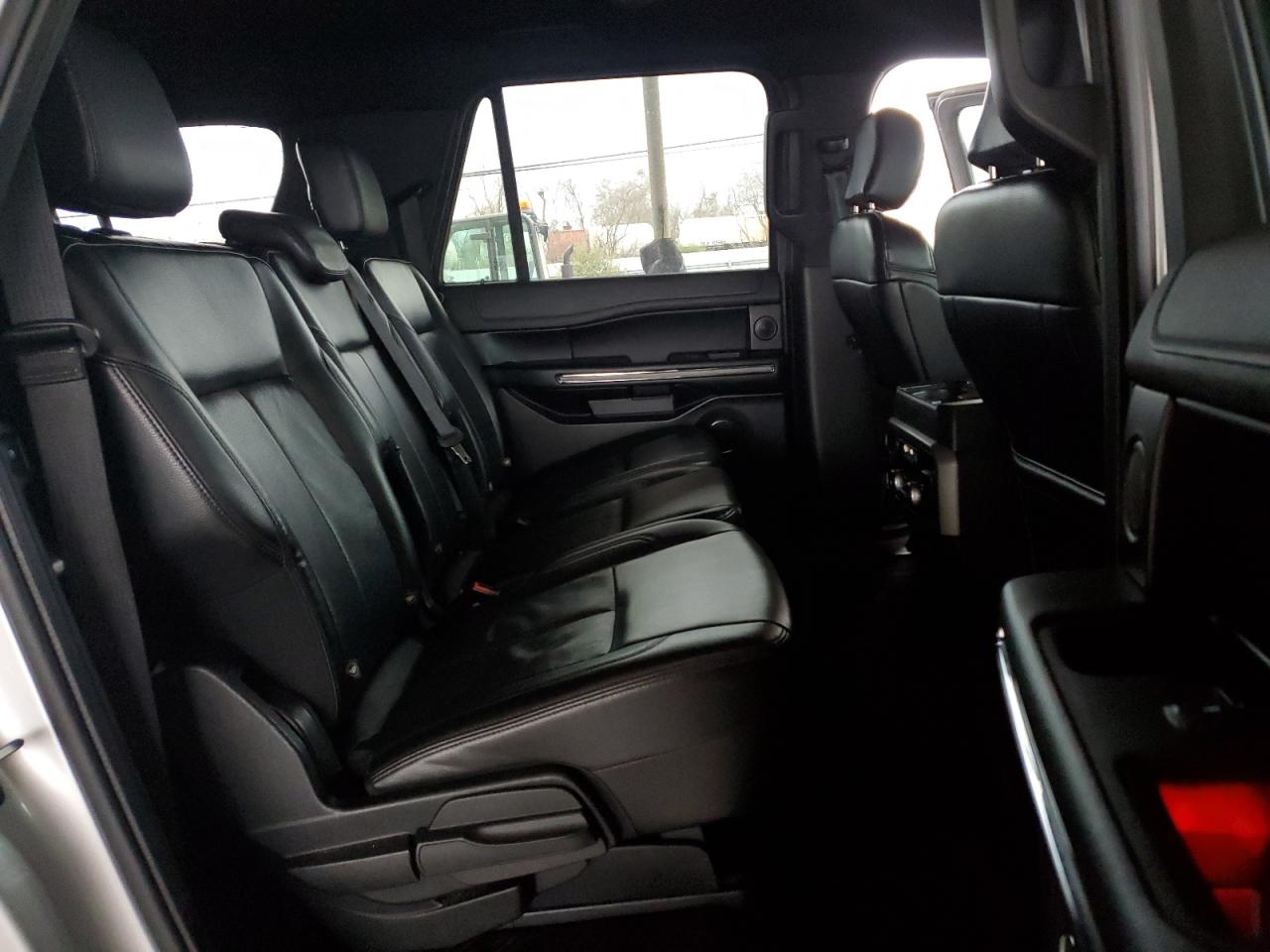 2019 Ford Expedition - Image 11