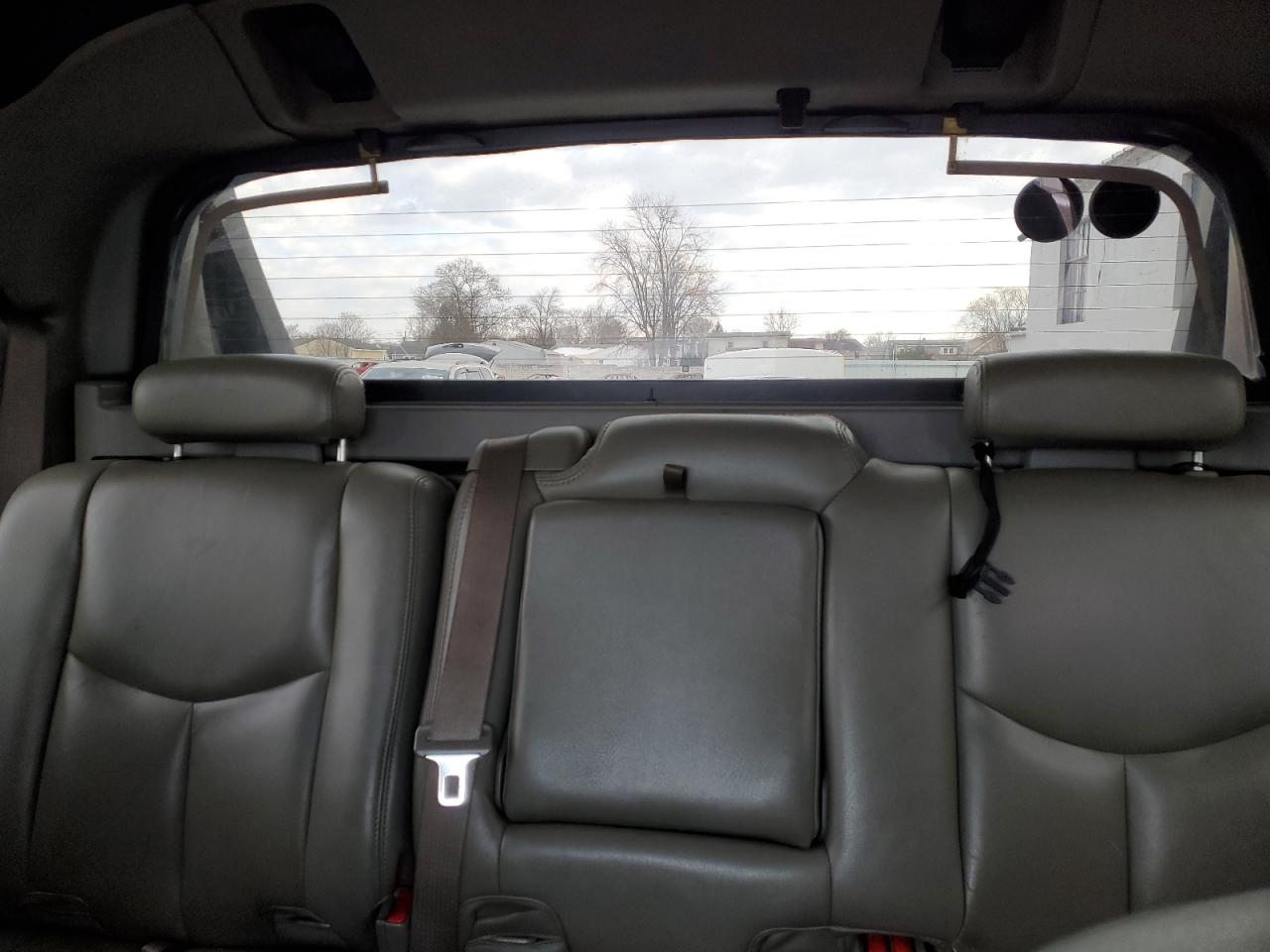 2006 Chevrolet Avalanche - Image 10