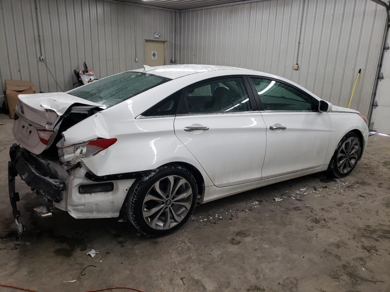 2013 Hyundai Sonata - Image 3