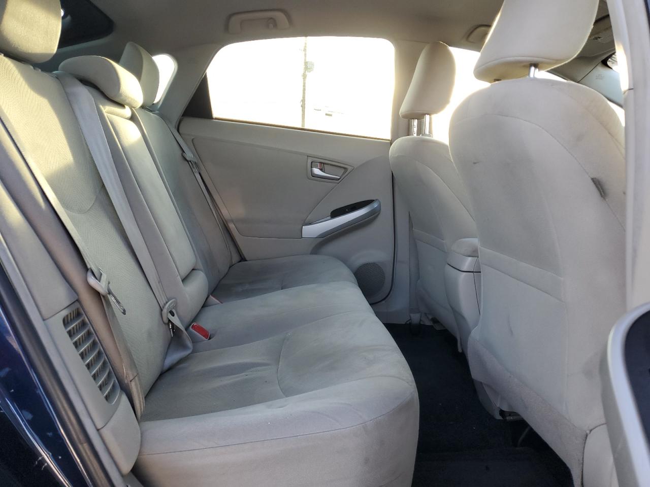 2015 Toyota Prius - Image 10