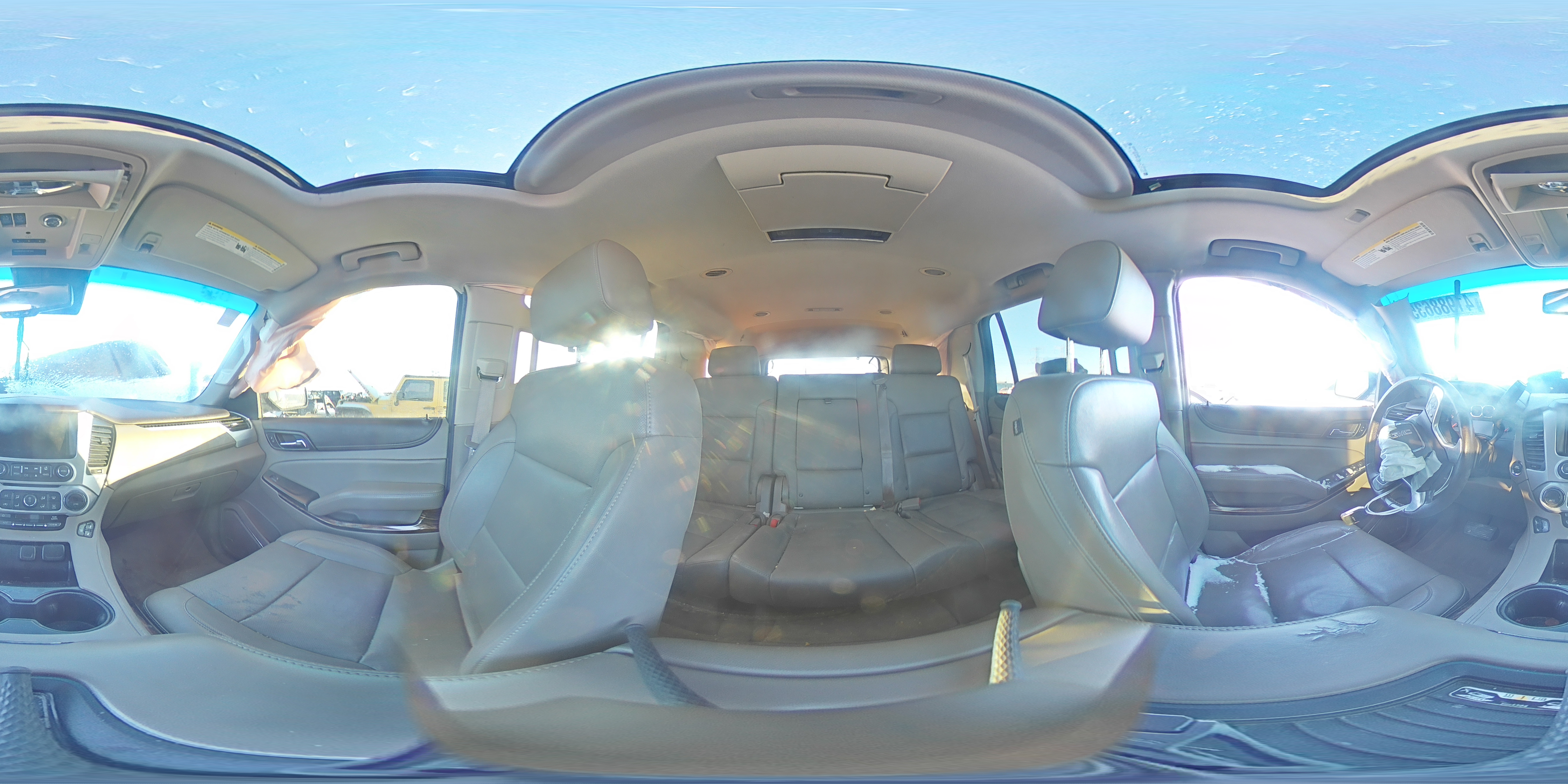 2016 GMC Yukon - Image 13