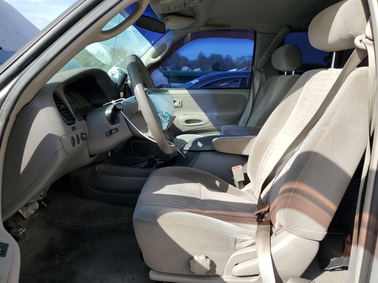 2004 Toyota Tundra - Image 7