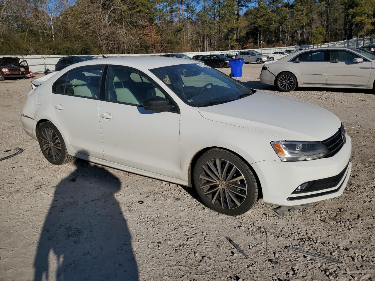 2016 Volkswagen Jetta - Image 4
