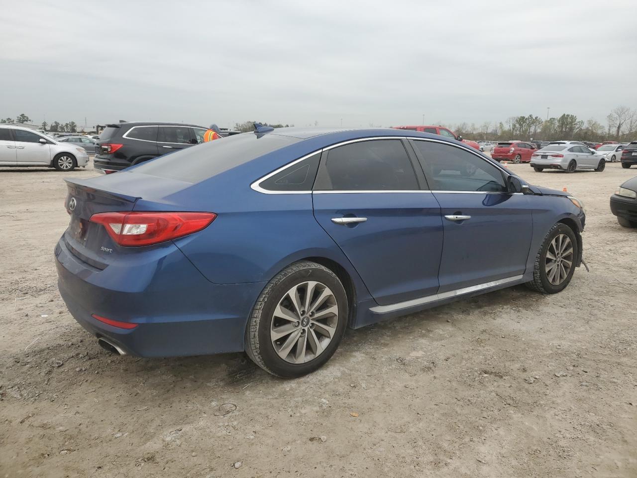 2015 Hyundai Sonata - Image 3