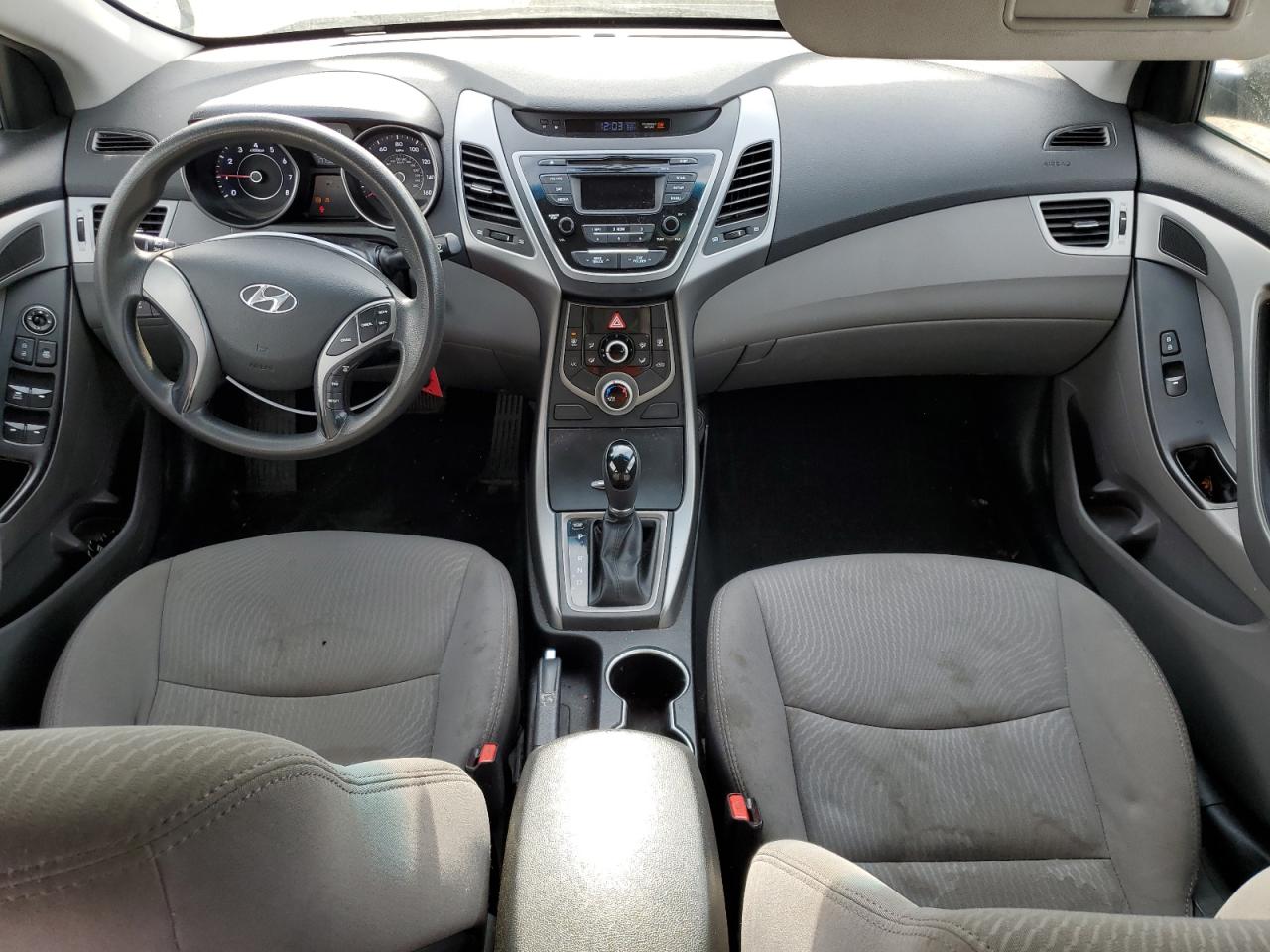 2015 Hyundai Elantra - Image 8