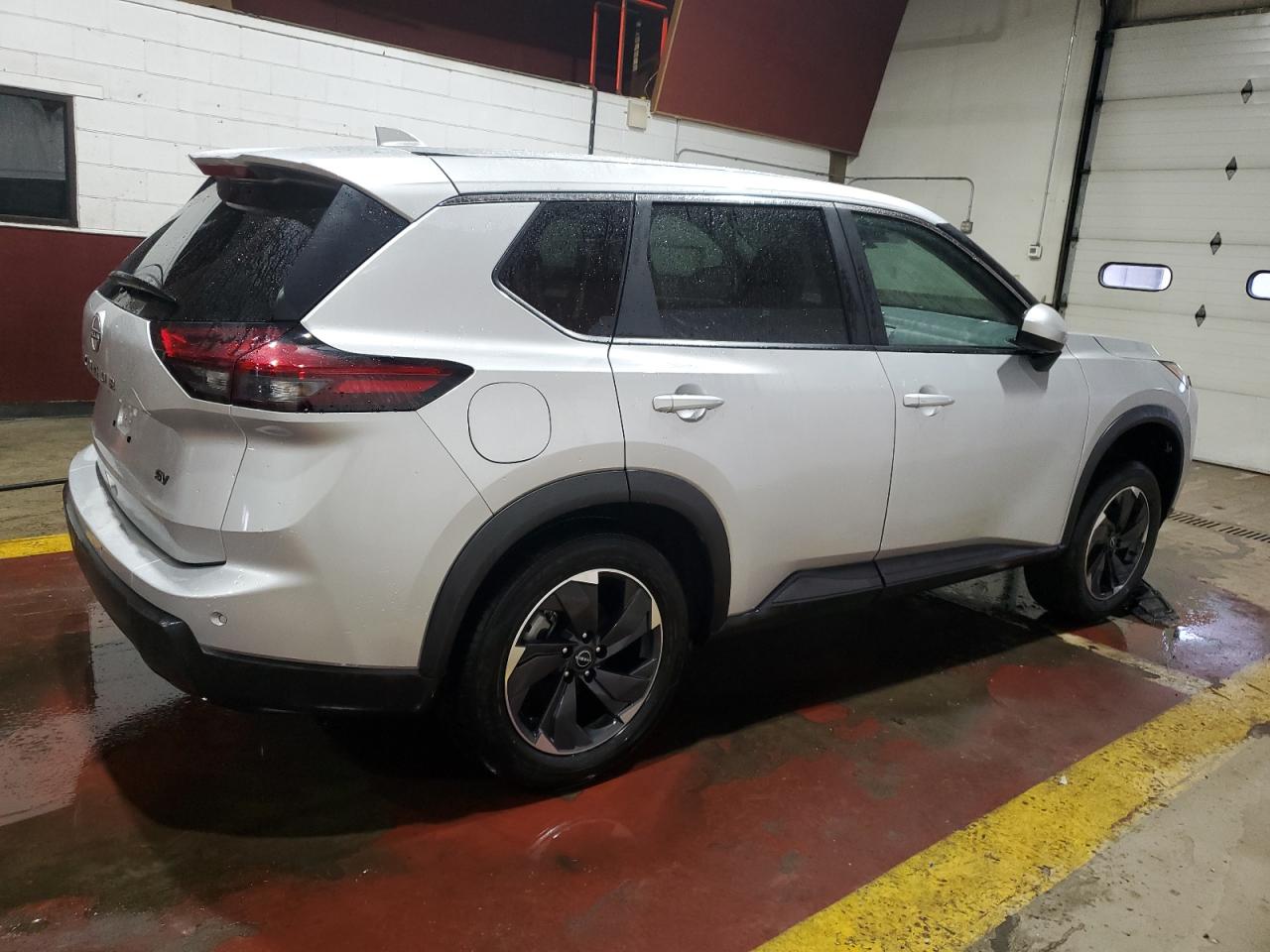 2024 Nissan Rogue - Image 3