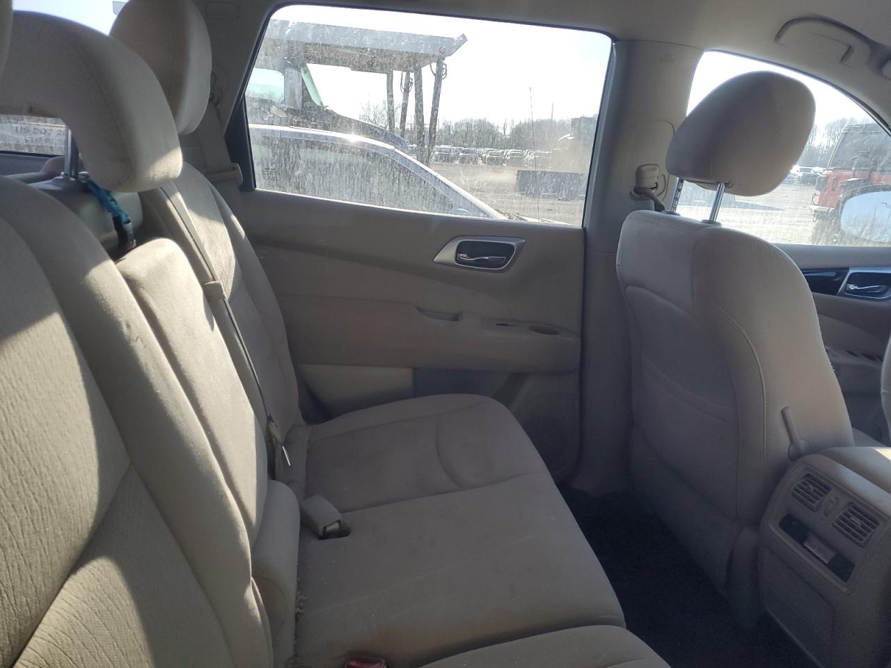 2016 Nissan Pathfinder - Image 11