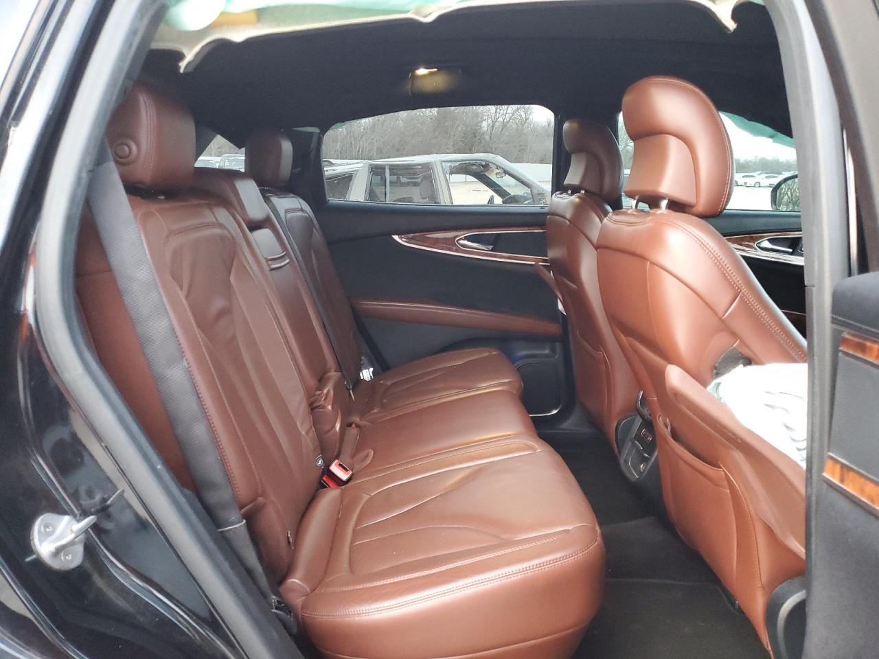 2016 Lincoln MKX - Image 11